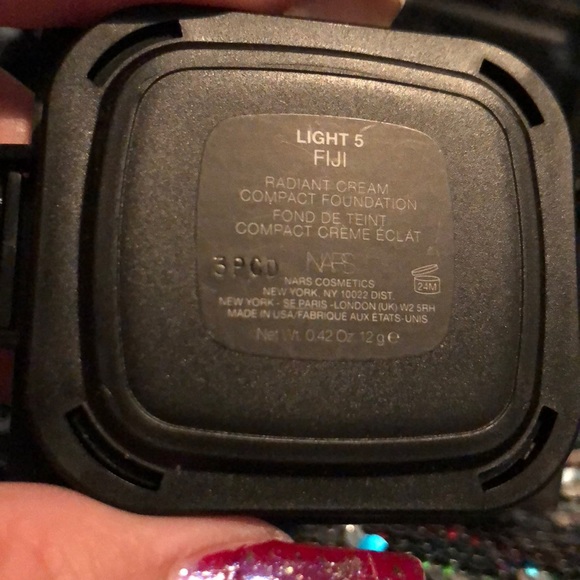 💟PRICE LOWERED💟Nars light 5 Figi Foundation - Picture 3 of 6